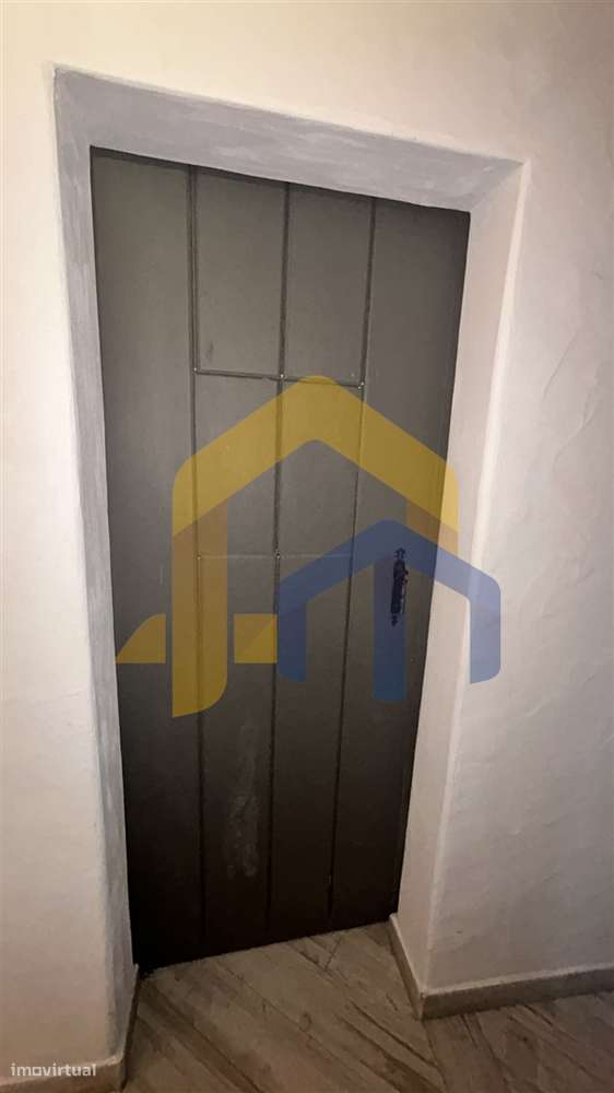 🏡 Moradia Térrea em Banda T2 no Centro de Estremoz-28