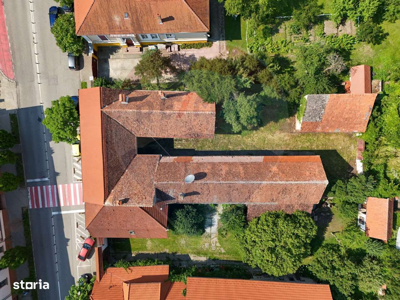 Casă / Vilă cu 10 camere de vânzare în zona Ultracentrală Râșnov-15