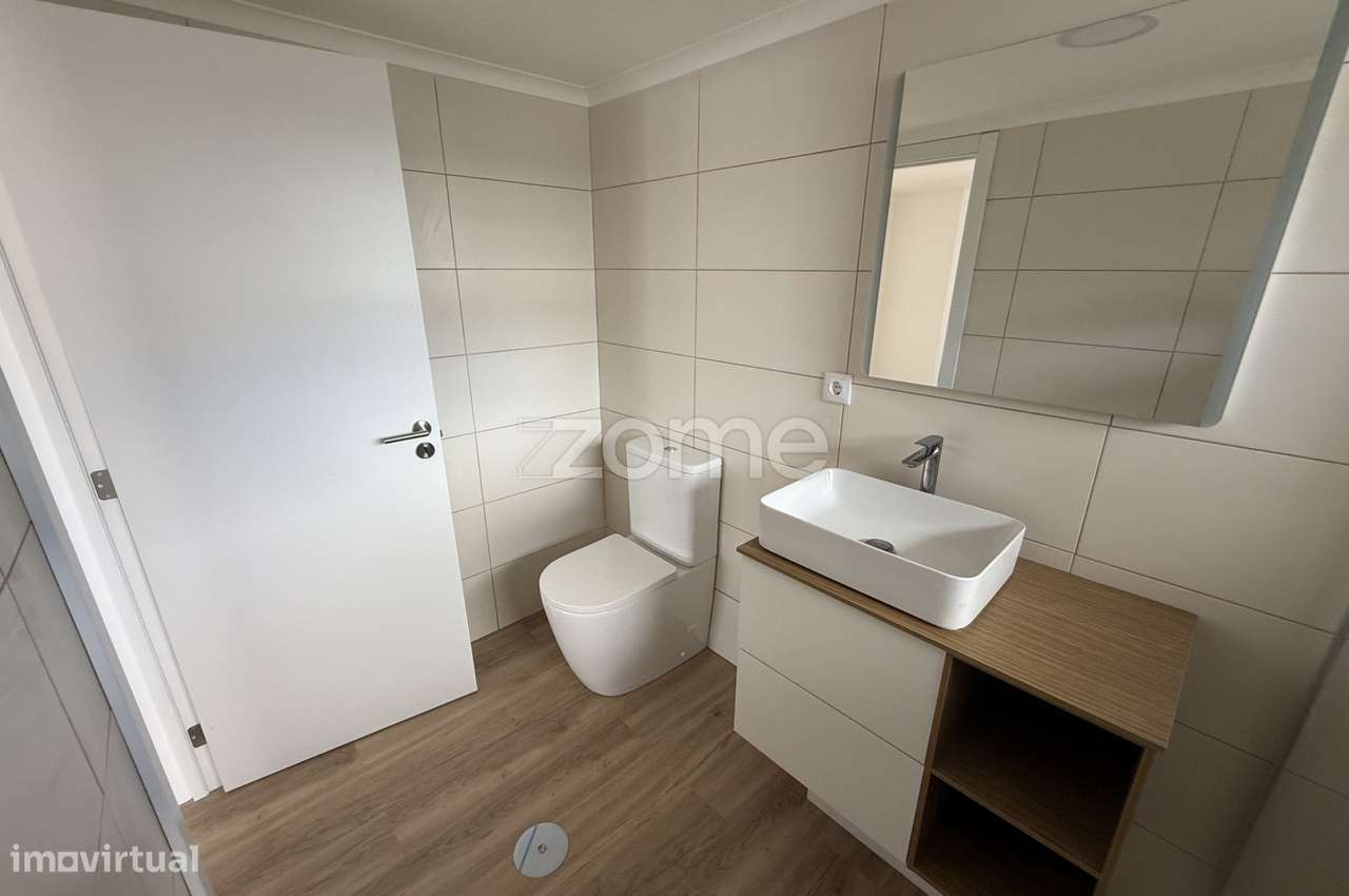 Apartamento T2 renovado no Paim.-8