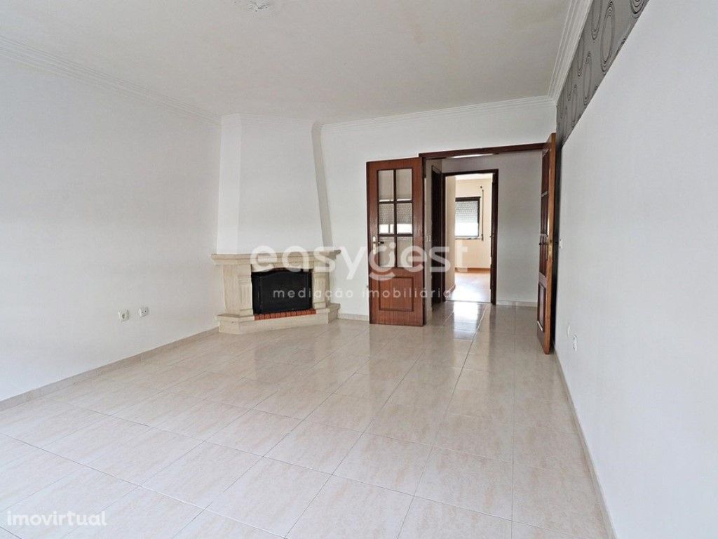 Apartamento de 4 assoalhadas localiza...