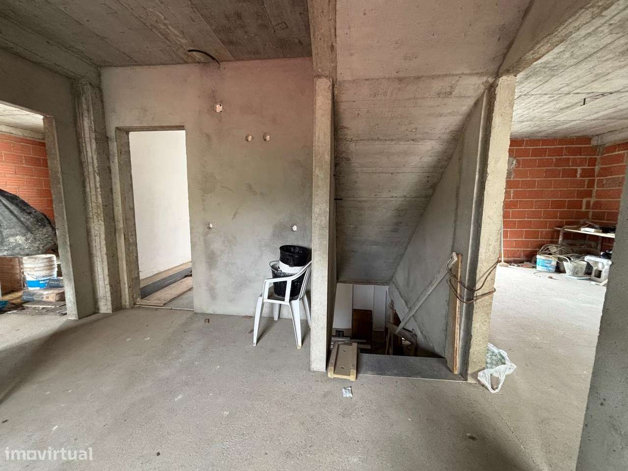 Moradia Geminada de Excelência em Vale Flores – Feijó, Almada-6