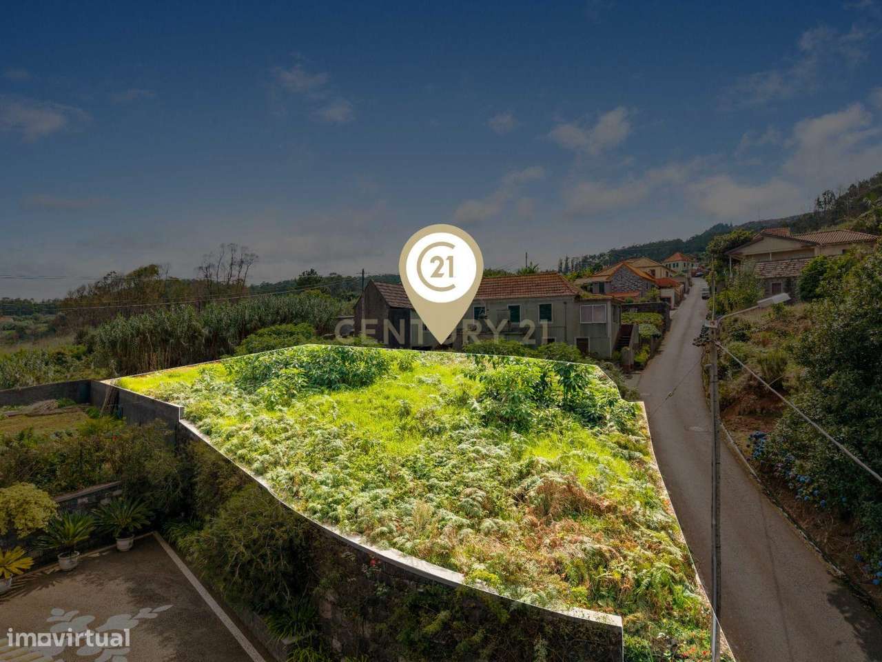 Terreno Plano com Vistas Mar e Natureza Envolvente - Porto Moniz-1