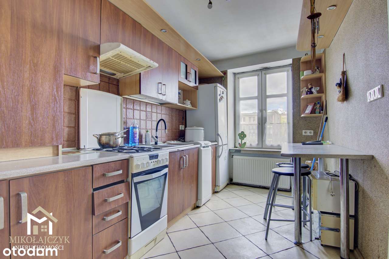 2 pokoje / Pl. Konstytucji 3 Maja / 46 m2 / 2 piętro-0