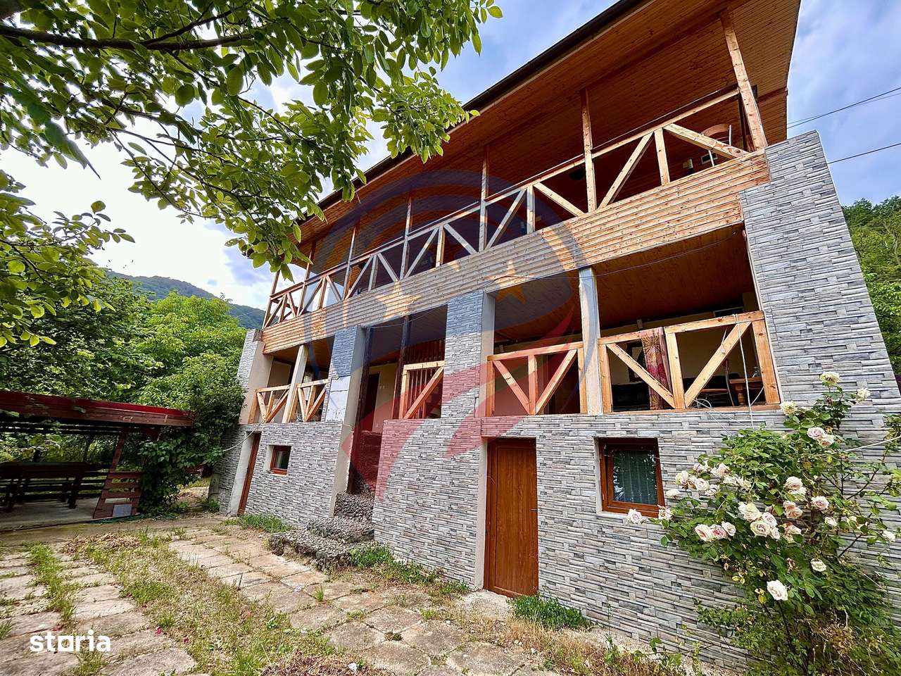 Pensiune in Dubova de vanzare - Imagine principală: 4/16