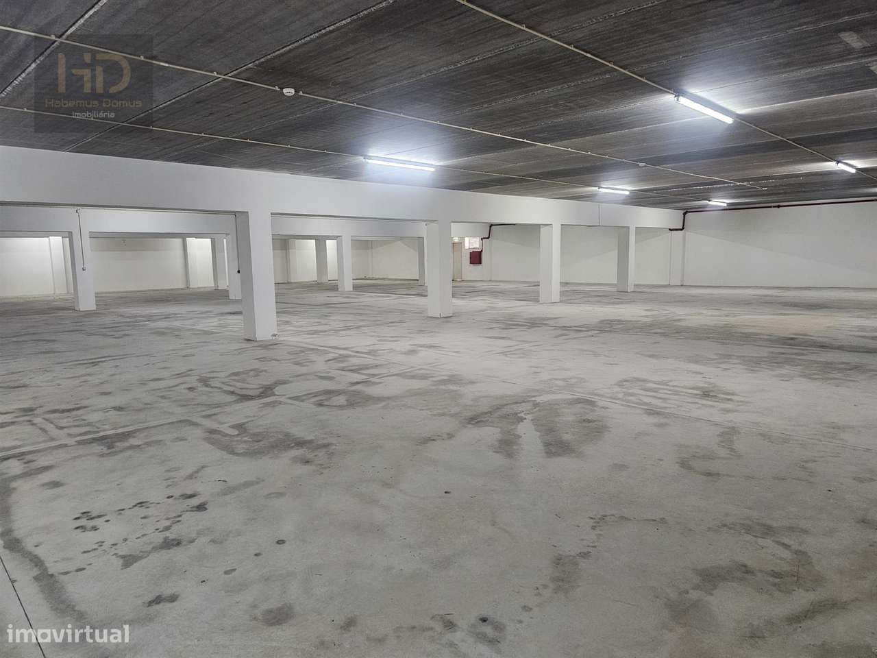 Armazém para venda ou aluguer na zona industrial de Grijó-6