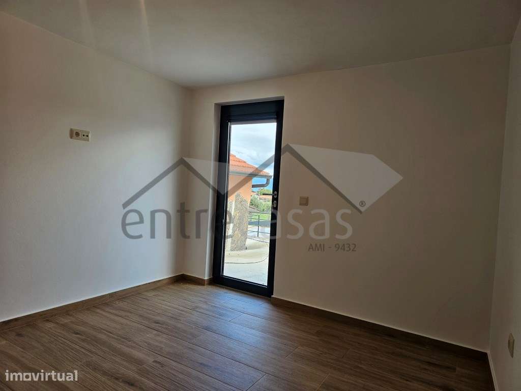 Moradia T3 em Pedra com Piscina | Candemil, Vila Nova de Cerveira-14