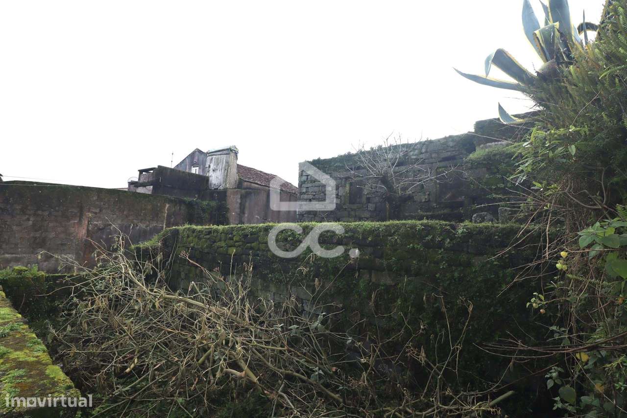 Moradia em Estado de Ruína - Povoação - Grande imagem: 5/13