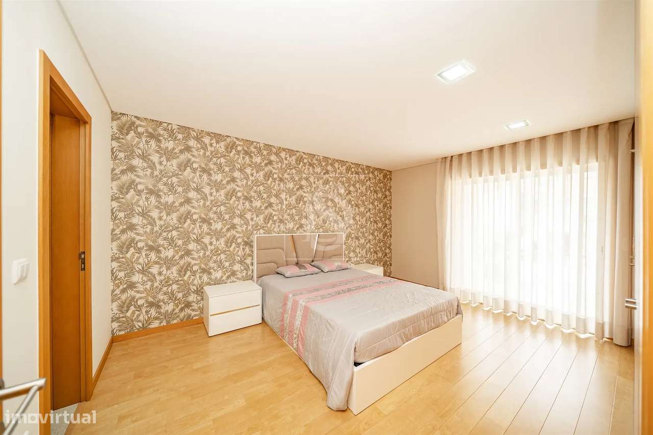 Moradia T4 com 2 Suites em Gamil – Barcelos-15