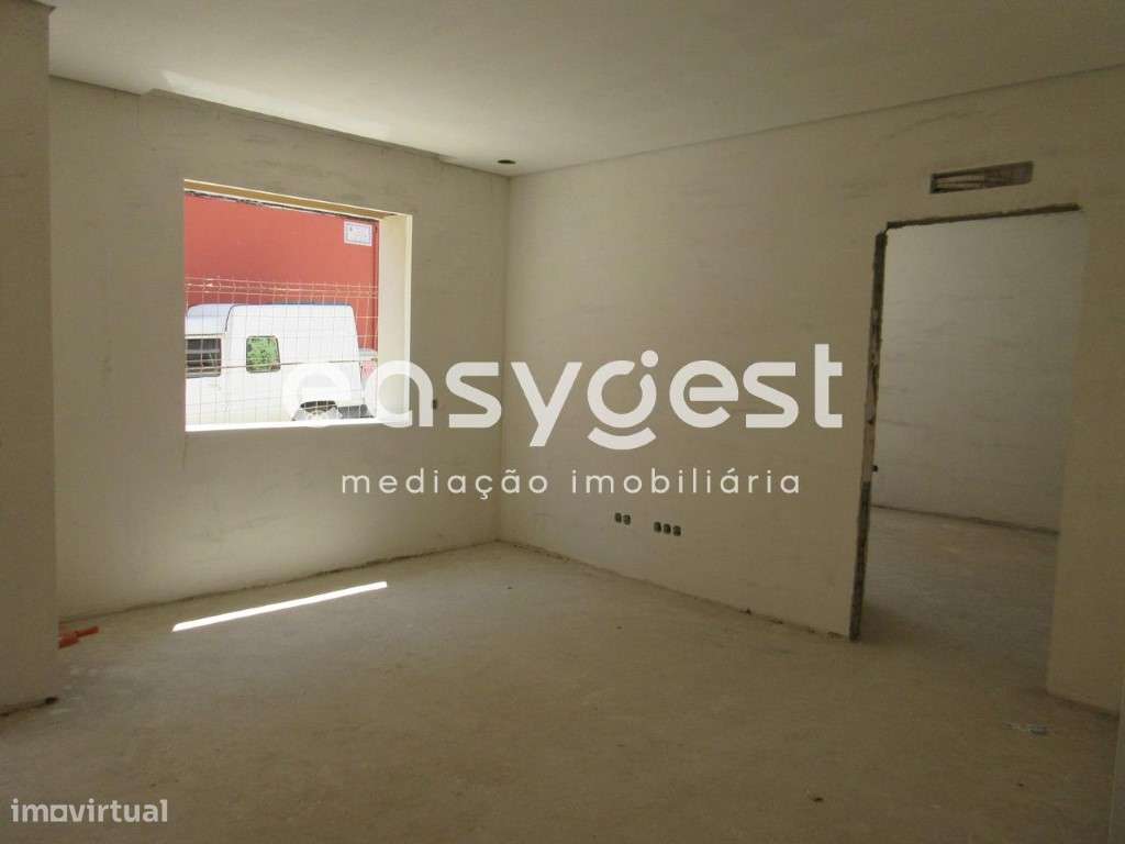 Apartamento T2 com Pátio a nível do R/C no centro de Peniche - Grande imagem: 3/12