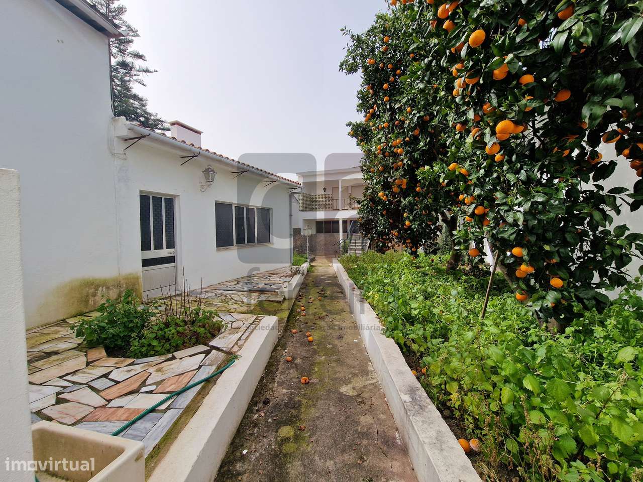 Moradia T4+2 em Almeirim com garagem e quintal-42
