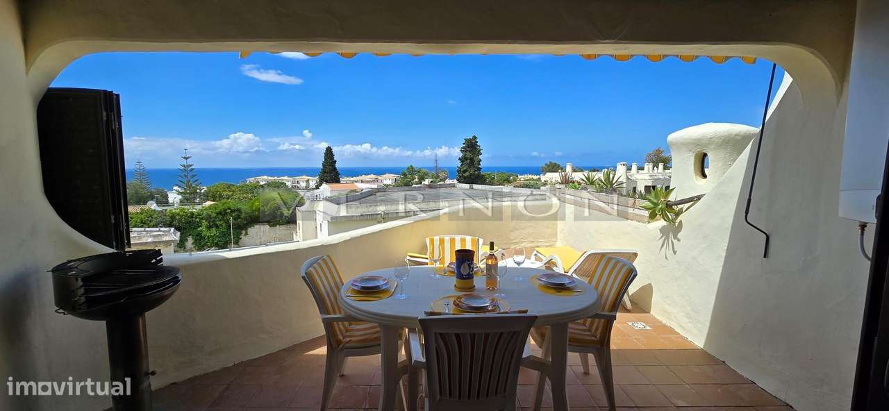 Algarve, Apartamento T2 semi-renovado com vista mar e estacionamento c-13