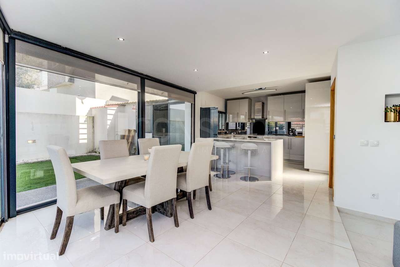Moradia com 170 m², jardim, zona de barbecue e estacionamento para dua-20