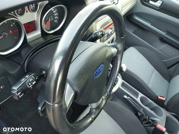 Ford Focus 1.6 16V Ambiente - 15