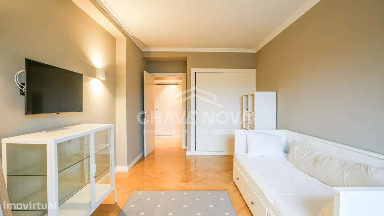 T2 Renovado c/ Lugar de Garagem na Alameda Jardins da Arrábida-15