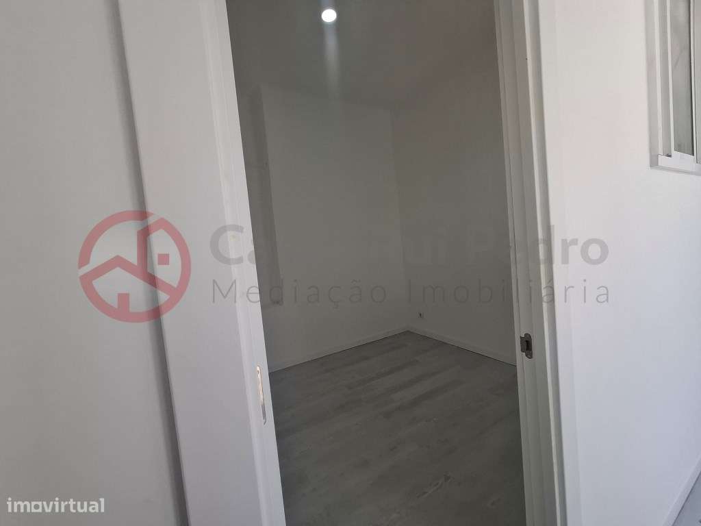 Investimento, espaço transformado em T3 com rendimento, Laranjeiro - Grande imagem: 4/23