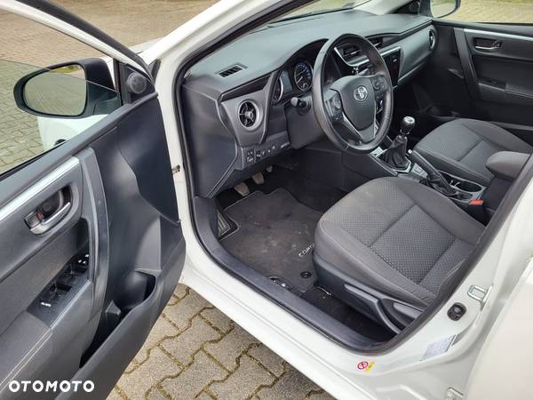 Toyota Corolla 1.6 Comfort - 6