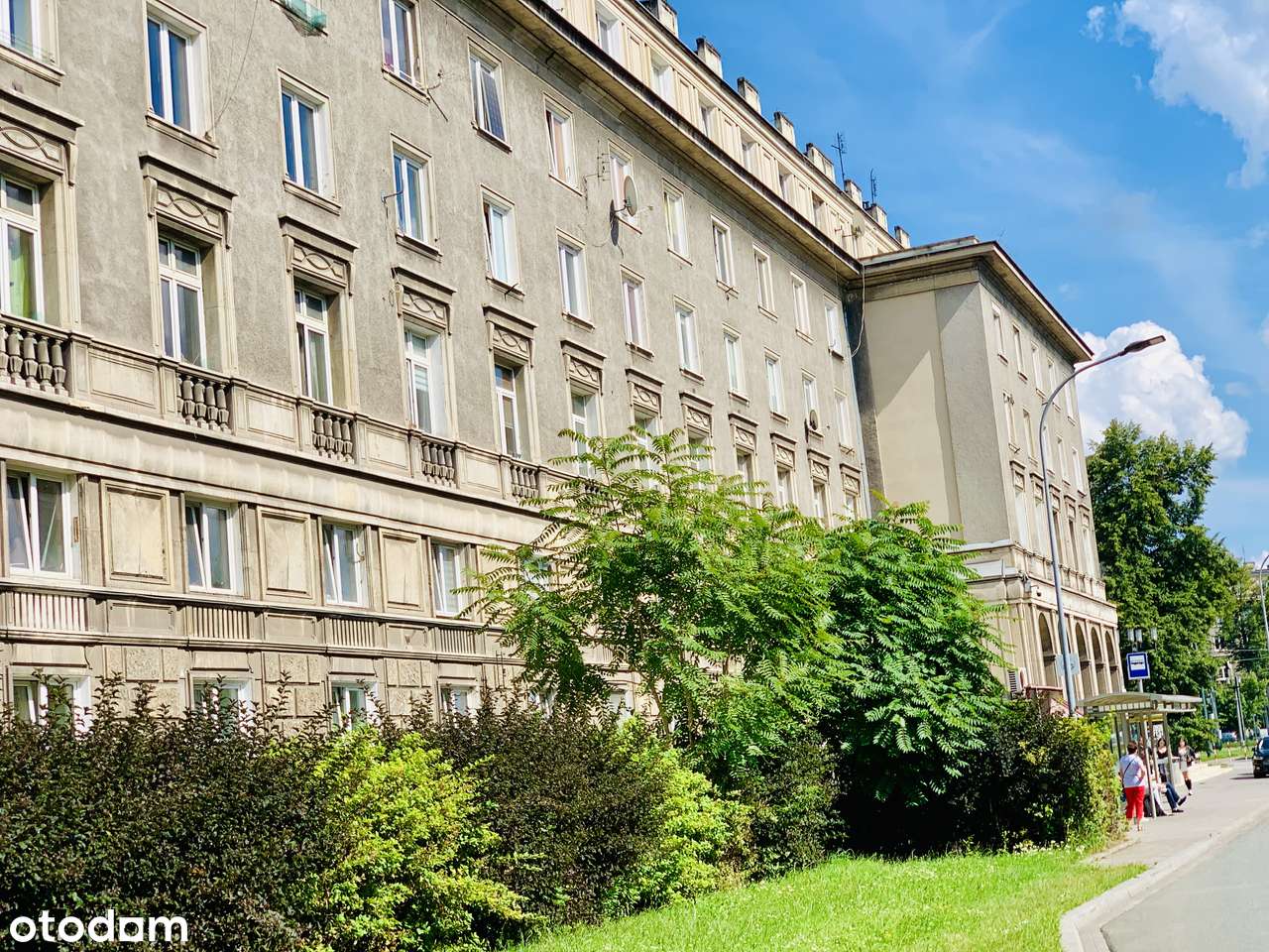 Plac Centralny,2 pokoje, po remoncie, winda, słoneczne, do wejścia-3