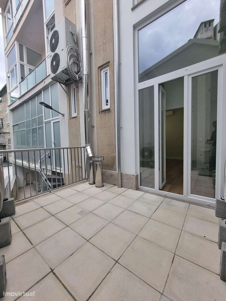 Apartamento T2 para arrendamento no centro da cidade – 800€ - Grande imagem: 2/14