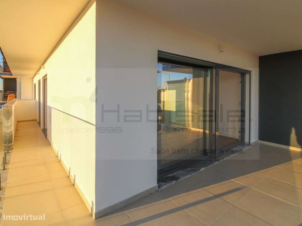 T3 com terraço perto da praia e universidade-3