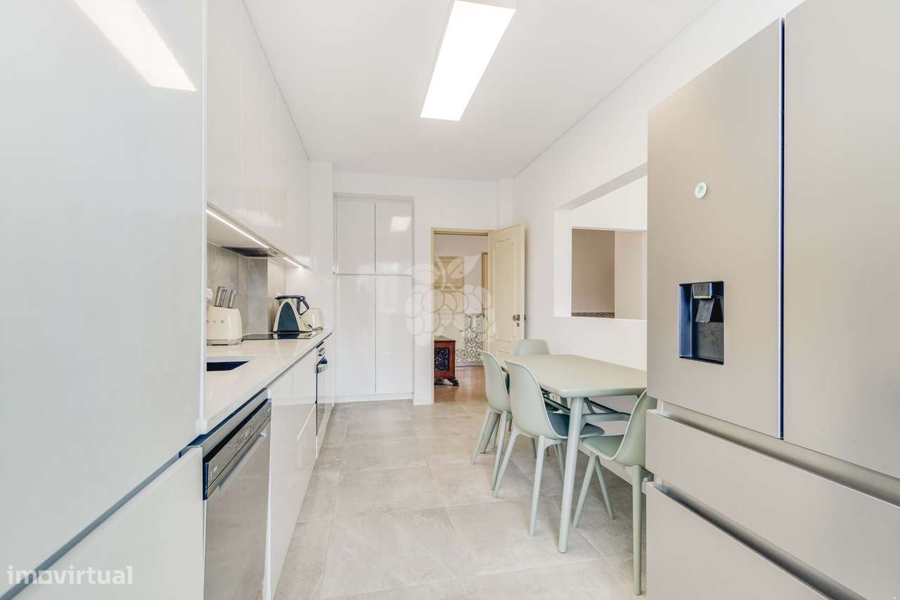 Apartamento T4 Remodelado - Grande imagem: 4/33