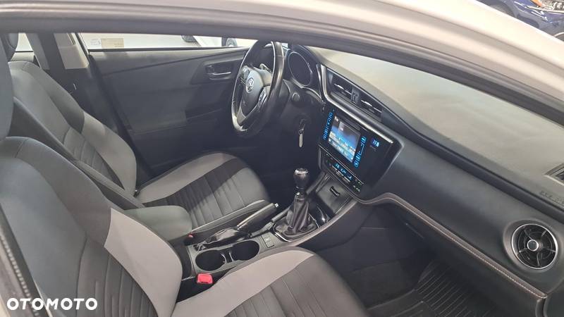 Toyota Auris 1.6 Premium Comfort - 9