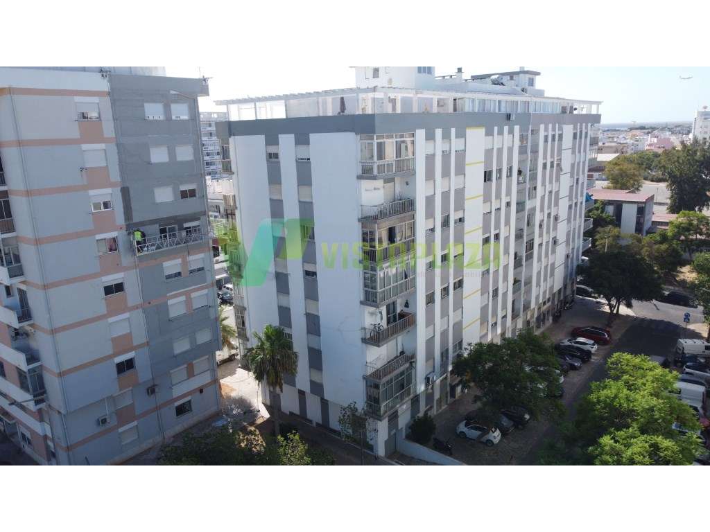 Apartamento T2 em Faro com Vista Rio ,Excelente Localização junto a...-8