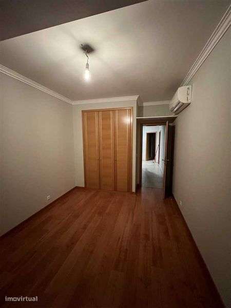 Arrenda-se T2 na Covilhã - Grande imagem: 5/12