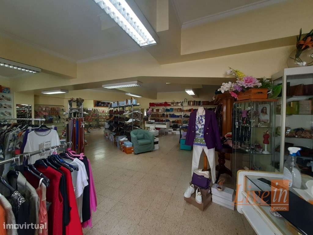 Loja de Pronto-a-Vestir e Sapataria com Armazém em Póvoa de Santo A... - Grande imagem: 3/12