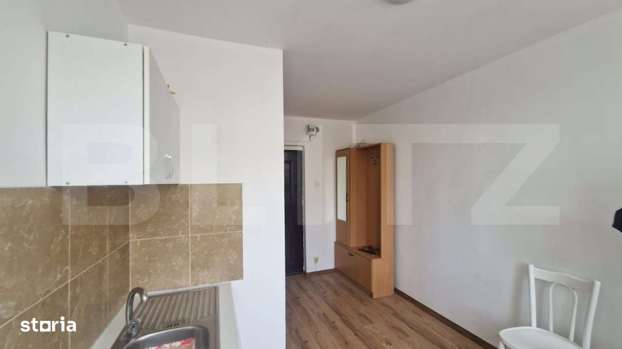 Camera de camin, cu baie in camera, 12 mp, zona Tractorul - Imagine principală: 2/4