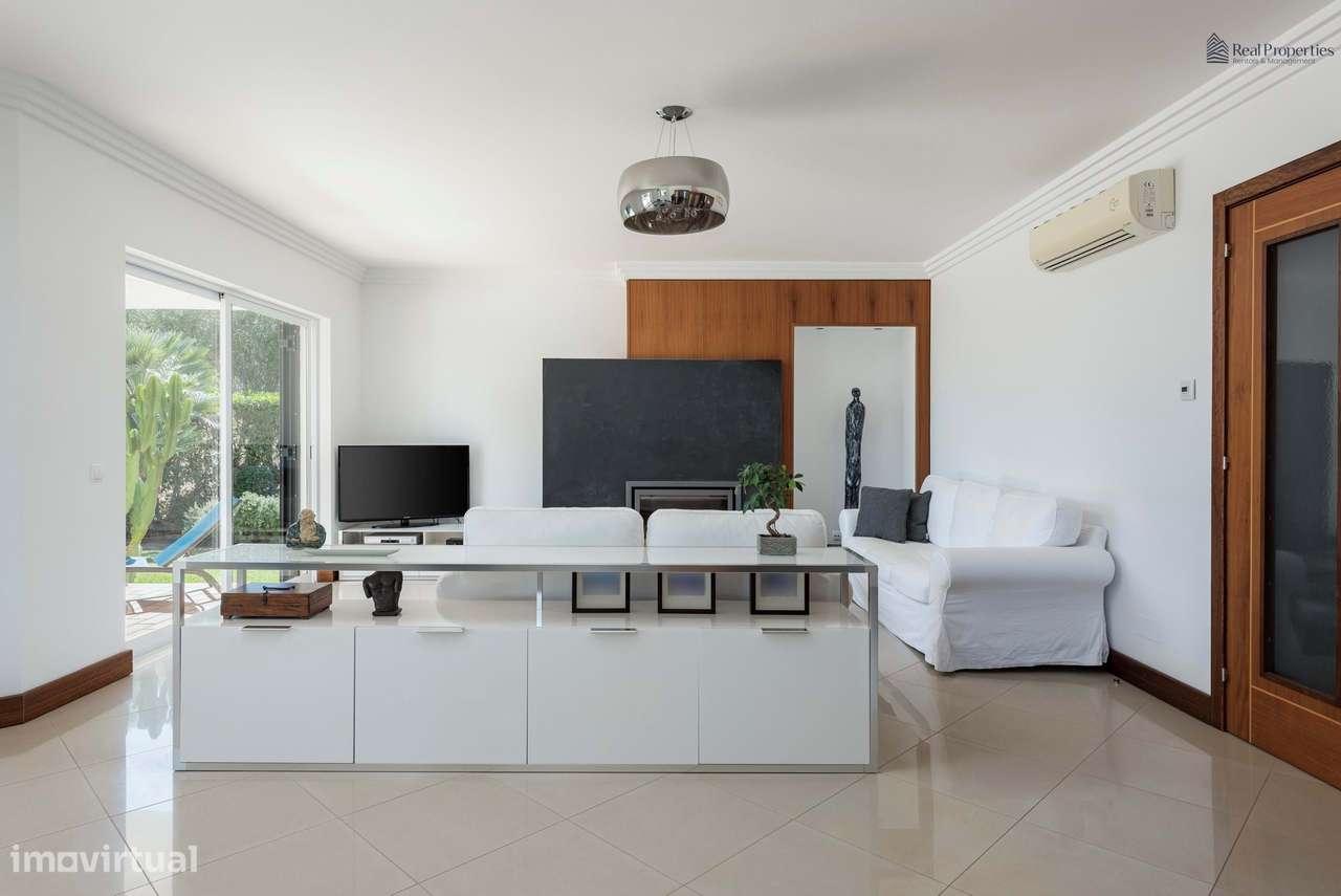 Moradia Térrea T4 Isolada em Albufeira – Um Refúgio de Luz, Conforto e - Grande imagem: 5/53