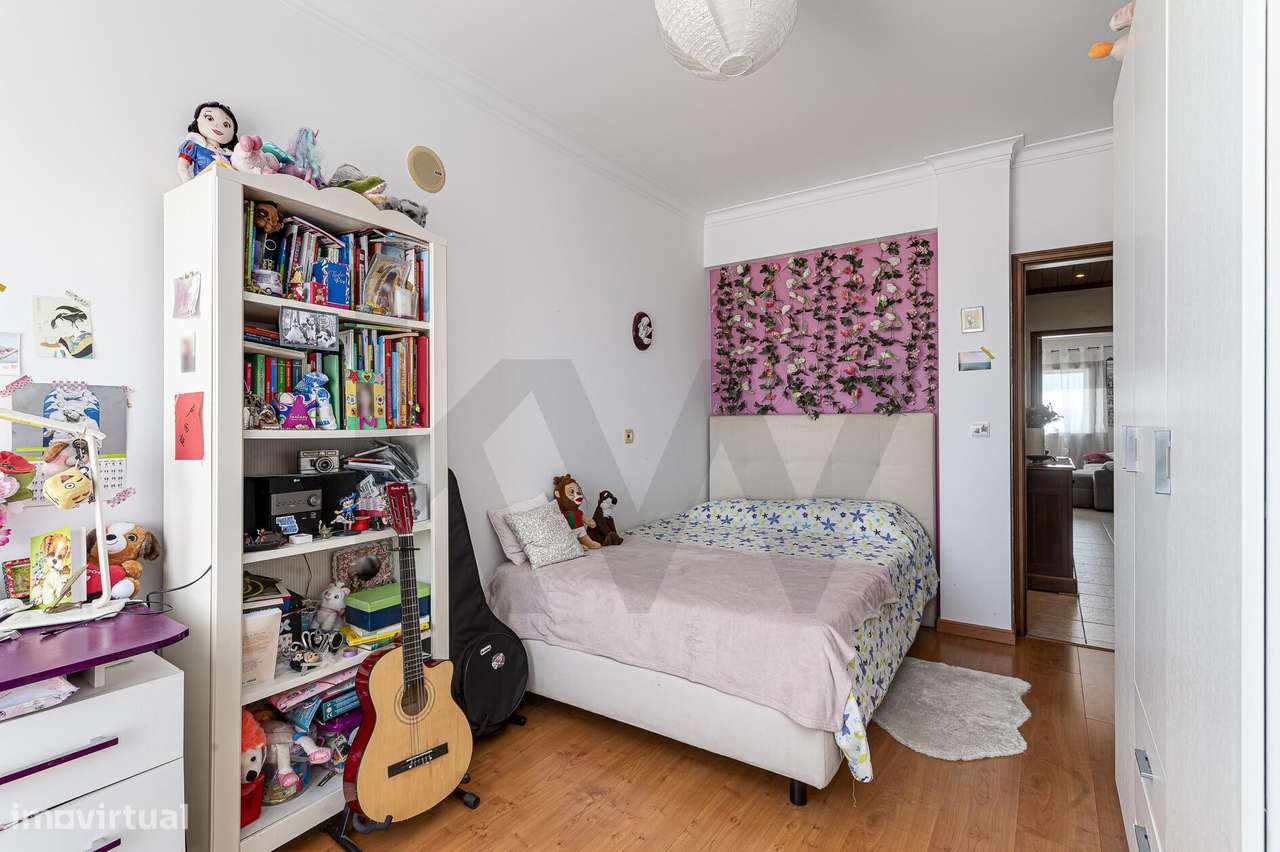 Apartamento T3 com elevador e vista desafogada, Urbanização do Moinho,-24
