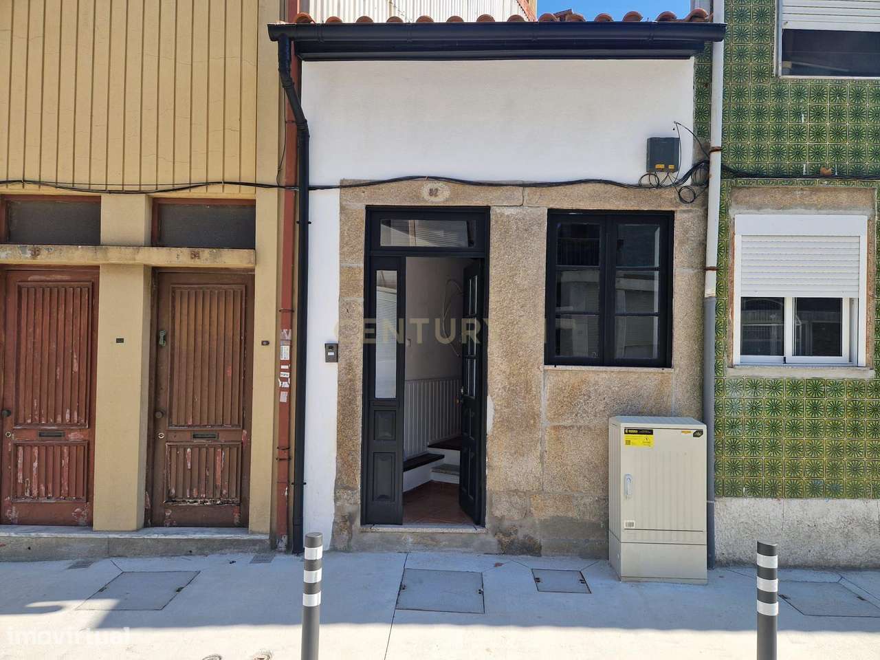 T0 +1, com espaçosa marquise, ao Carvalhido - Grande imagem: 1/15