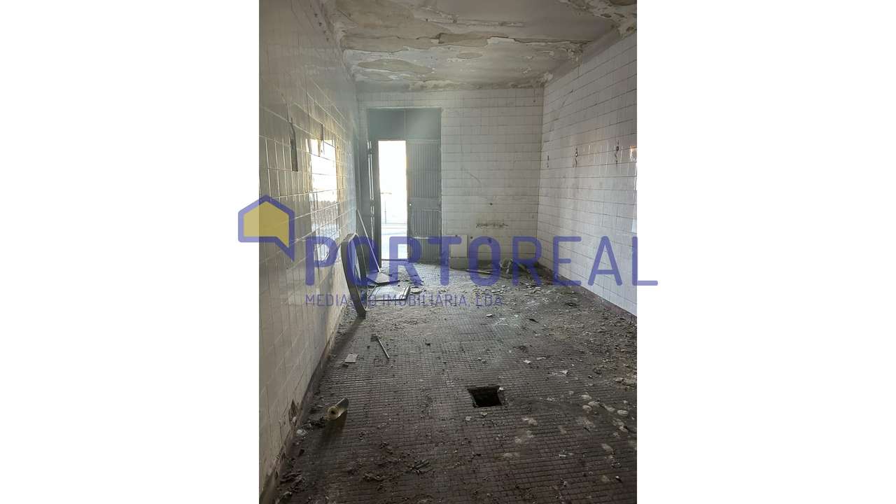 Prédio / Armazém em Milheirós-6