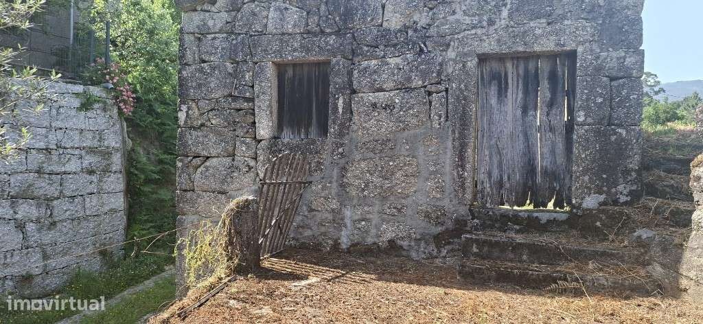 Terreno c/ Sequeira p/ Restauro  - Bouro Santa Marta-18