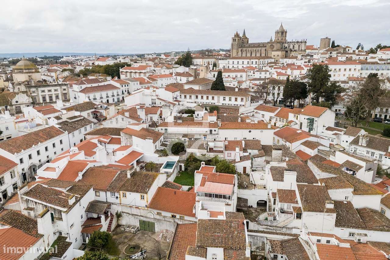 Moradia T2 com Saguão no Centro Histórico de Évora-23