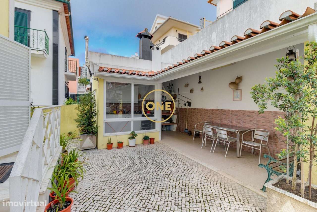 Moradia T4 com Jardim e Garagem na Ramada, Odivelas-50