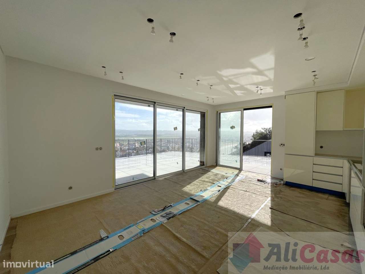 Fabulosos Apartamentos T3 C/Amplas varandas e vista Mar-17