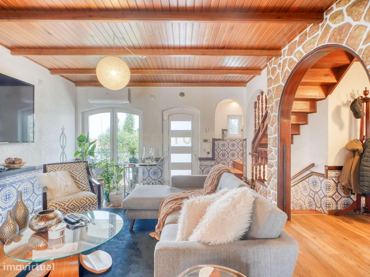 Magnífica Moradia T6 com Piscina, Garagem e Vista Desafogada em Sesimb-11