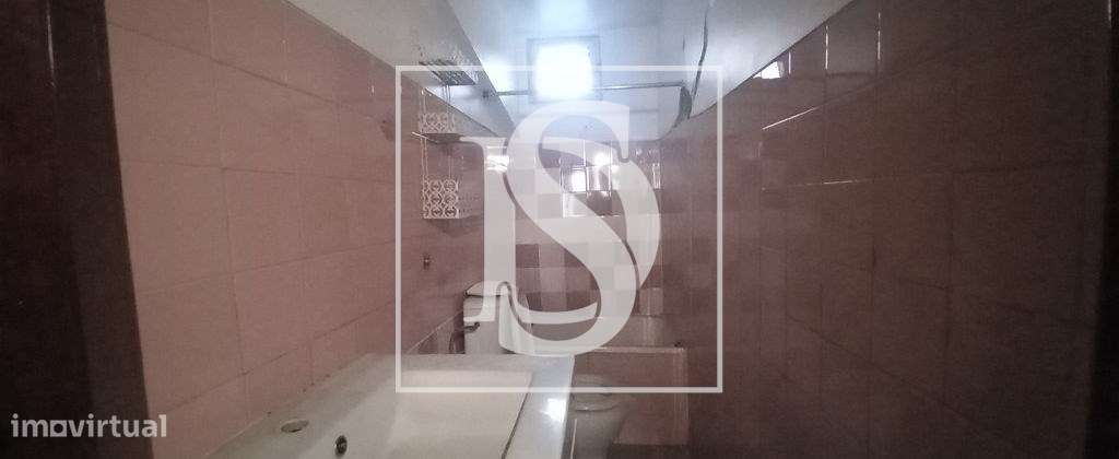 Prédio - Alcântara (Lisboa)-12