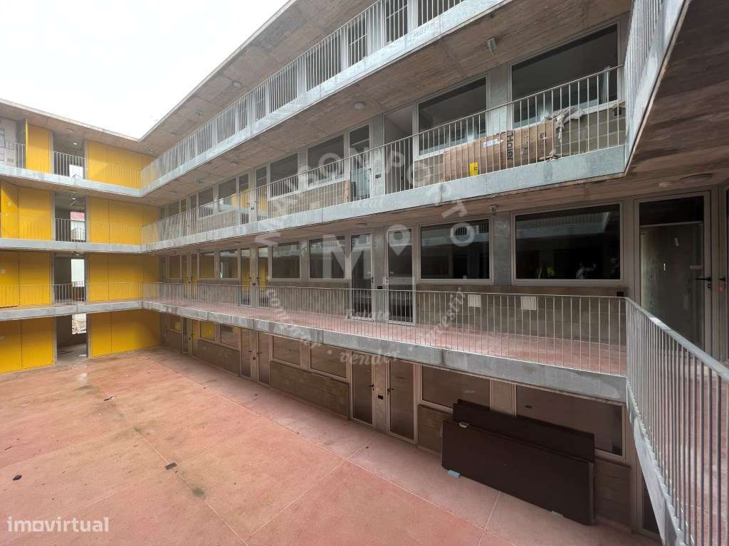 Apartamento T2+1 com 2 Varandas próximo ao Pólo Universitário do Porto - Grande imagem: 2/34