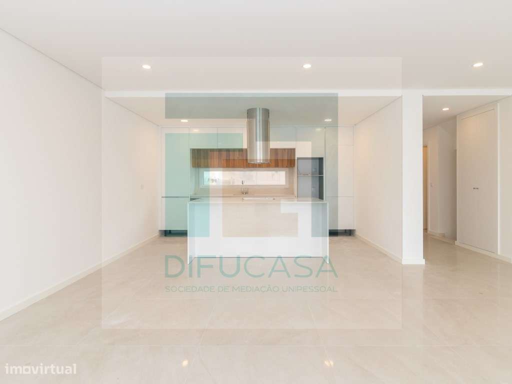 Moradia T3, rés do chão e 1º andar com CAVE (Garagem + arrumos) e P... - Grande imagem: 4/53