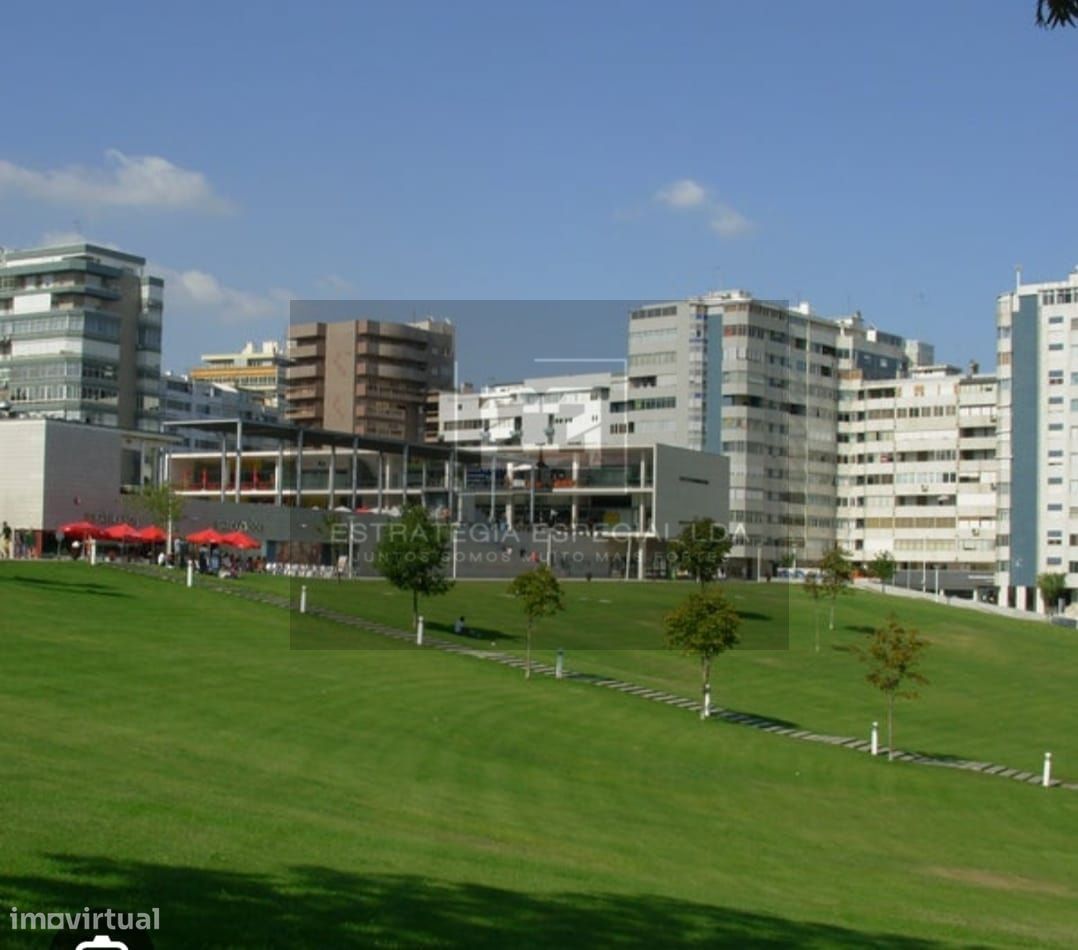 Almada / Cova da Piedade - Trespasse Salão de Cabeleireiro e Clínica