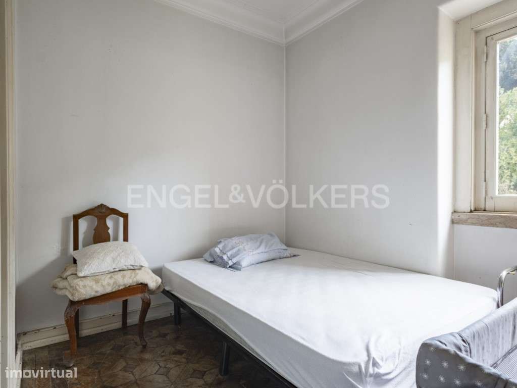 Moradia Isolada com Terreno de 1.300 m² em Alvalade-23