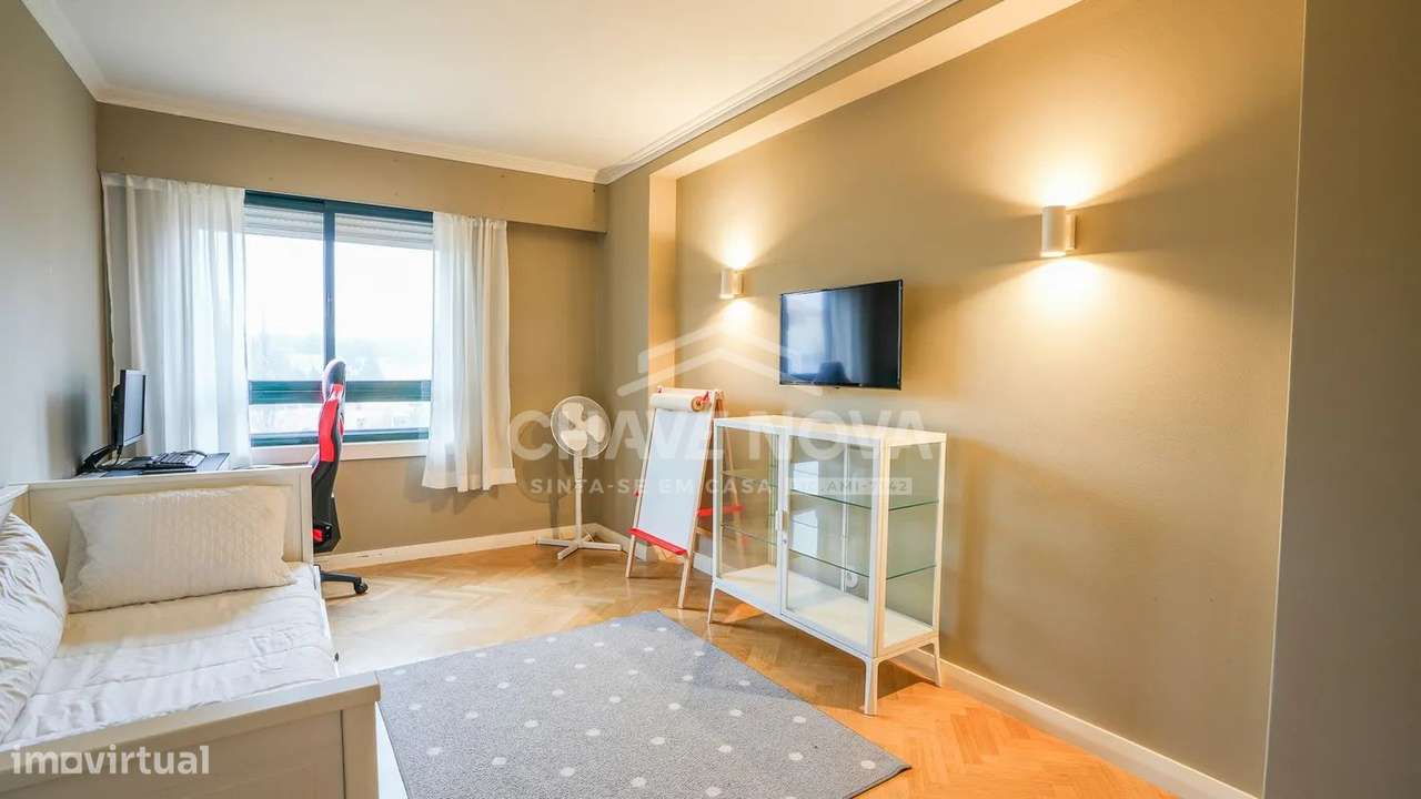 T2 Renovado c/ Lugar de Garagem na Alameda Jardins da Arrábida-14