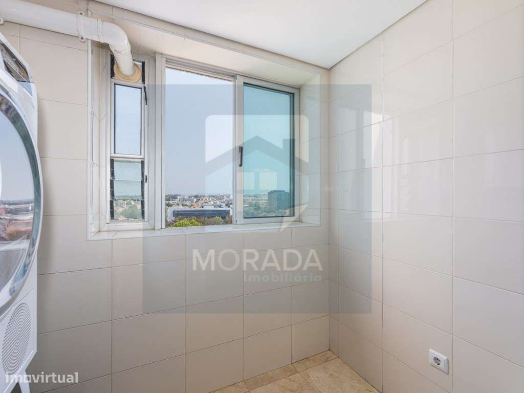 APARTAMENTO T3 JUNTO À AVENIDA DA BOAVISTA-11