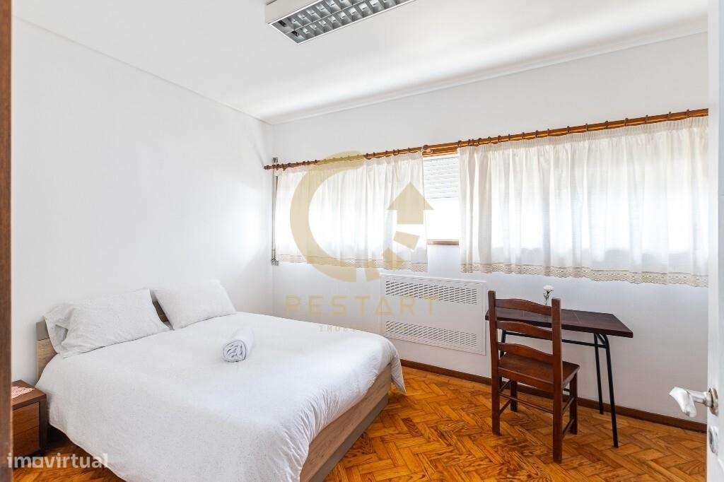 Moradia T11 Remodelada – Venda com Rendimento Garantido – Santa Luzia,-19