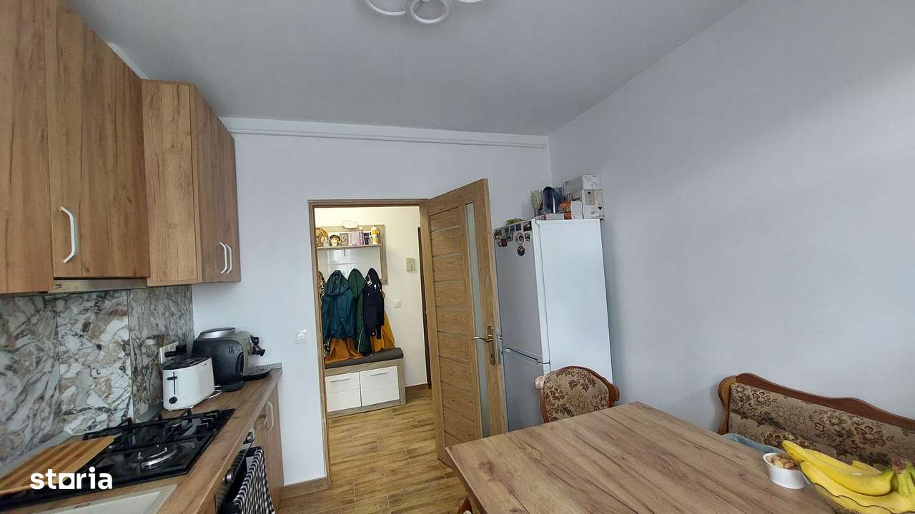 Aleea Aurora apartament 3 camere decomandat - Imagine principală: 2/9