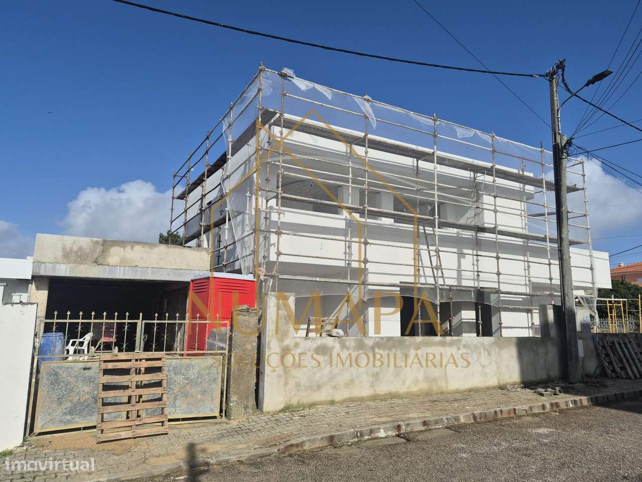 Moradia T4 com Piscina nos Foros Amora-5