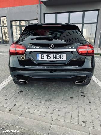 Mercedes-Benz GLA 200 d 4MATIC Aut. - 4