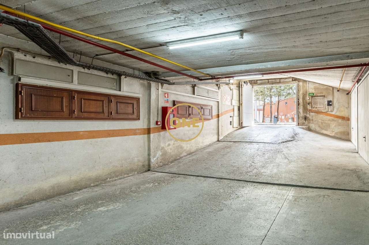 T2 com 108m2, garagem box + parqueamento, vistas Serra de Sintra | Pal-30